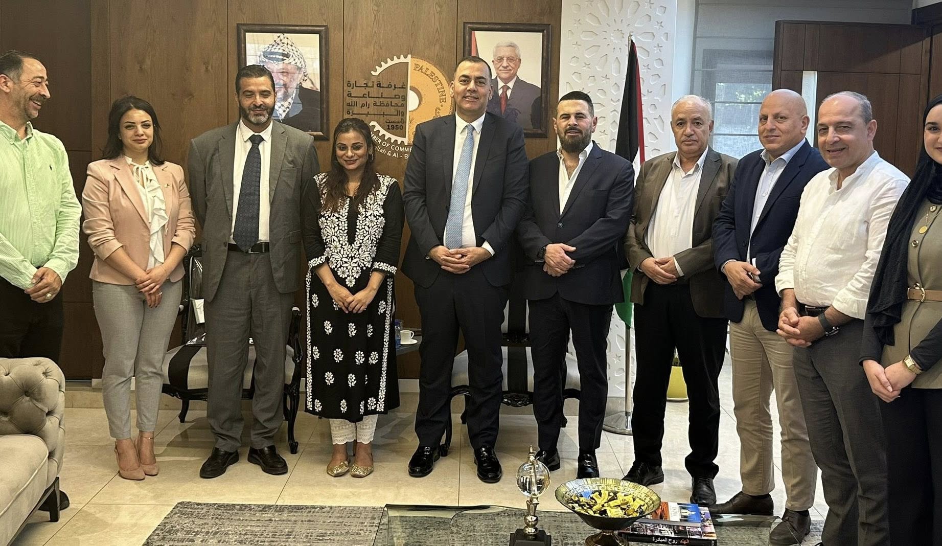 السيد عبد الغني العطاري رئيس غرفة تجارة وصناعة محافظة رام الله والبيرة يبحث التعاون المشترك مع سفيرة جمهورية  الهند